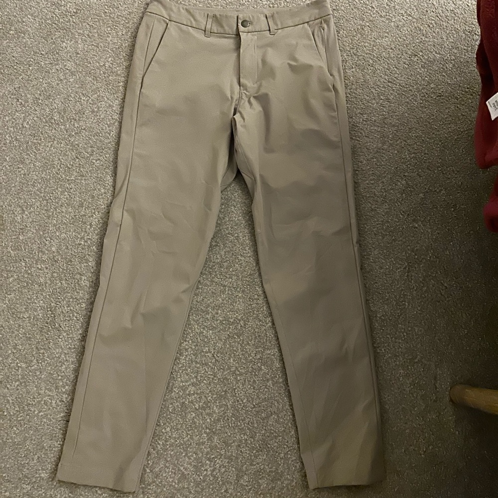 Lululemon commission pants 32 x 30 like new, khaki